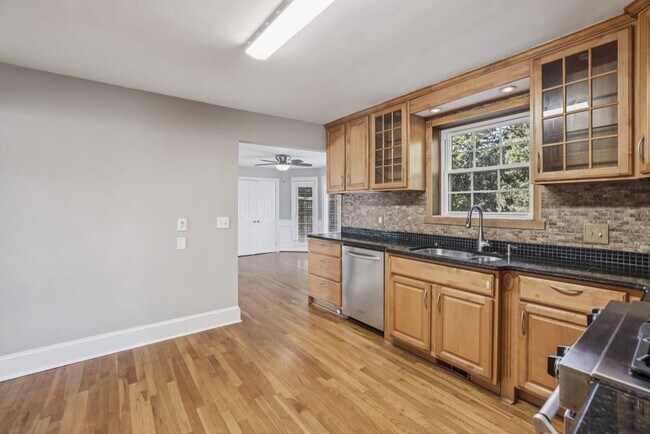 Building Photo - 4972 Vermack Rd