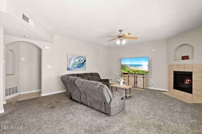 Building Photo - 3621 Tierra Bahia Dr