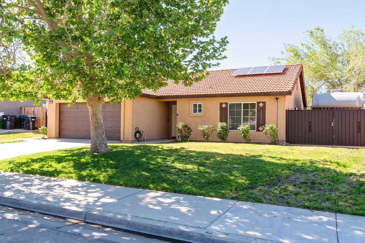 Building Photo - 4034 E Ave R