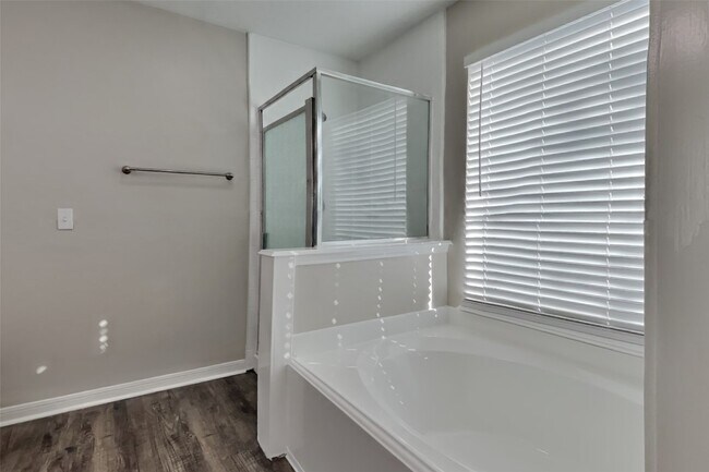 Building Photo - 11918 Solon Springs Dr