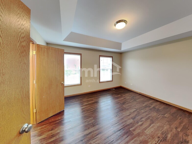 Building Photo - 1305 Bassett Dr