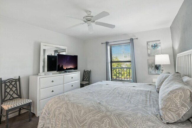 Building Photo - 600 Neapolitan Way