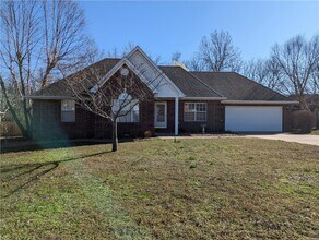 Building Photo - 2030 N Hailey Dr