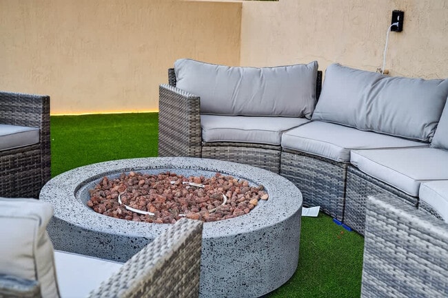 Building Photo - 1705 NE 11th St