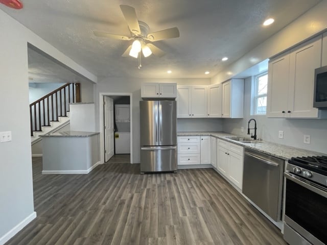 Building Photo - 809 S George Ave