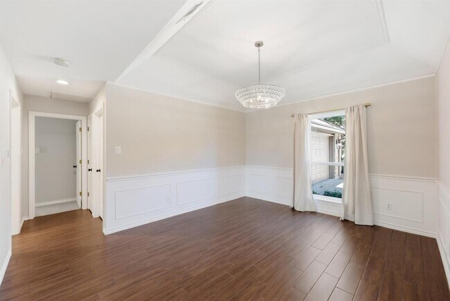 Building Photo - 205 Tellus St