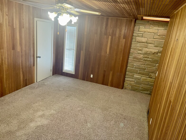 Building Photo - 1128 Clayton Dr