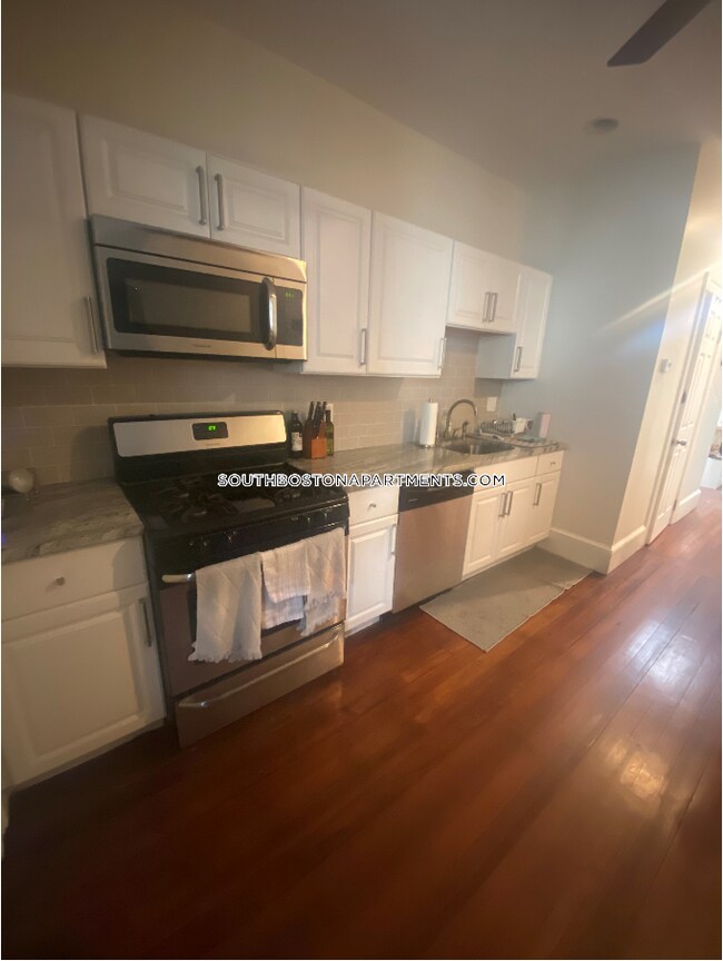 Primary Photo - 8 Hart Plz