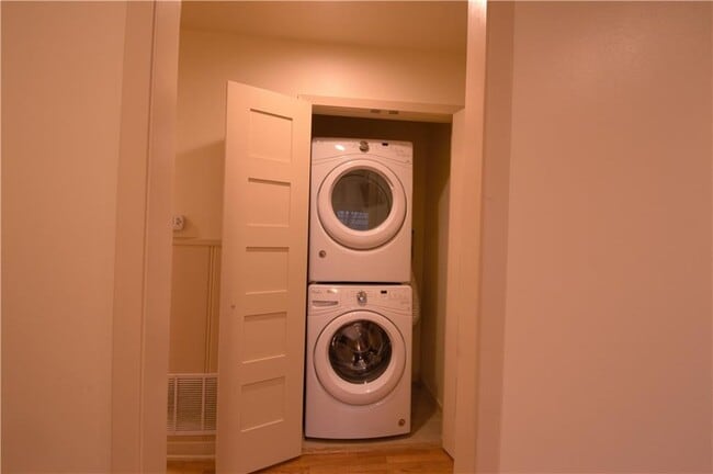 Building Photo - 2509 Givens Ave