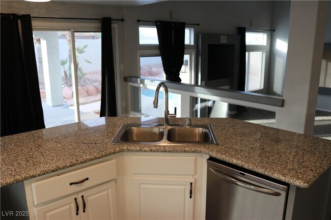 Building Photo - 3733 Deer Flats St