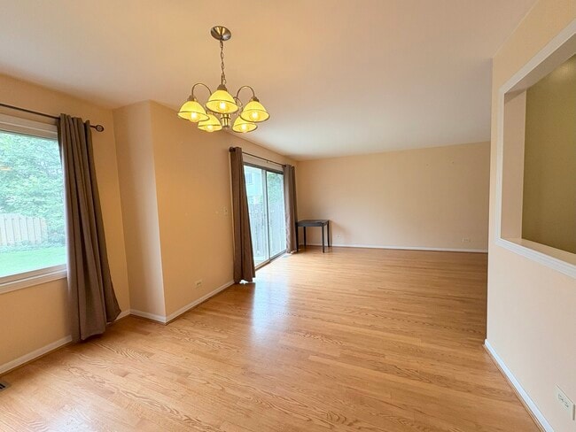 Building Photo - 424 Mallard Dr
