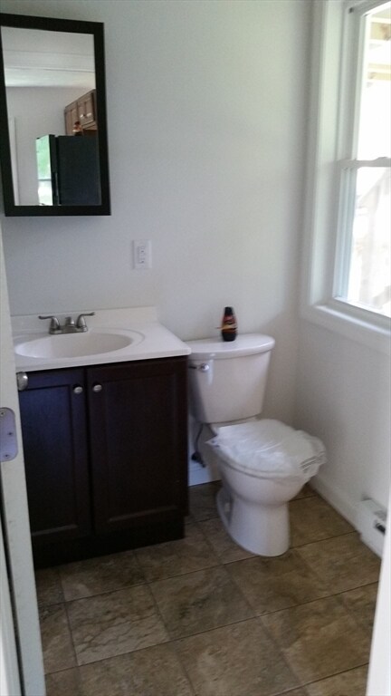 Building Photo - 10 Sutton Rd