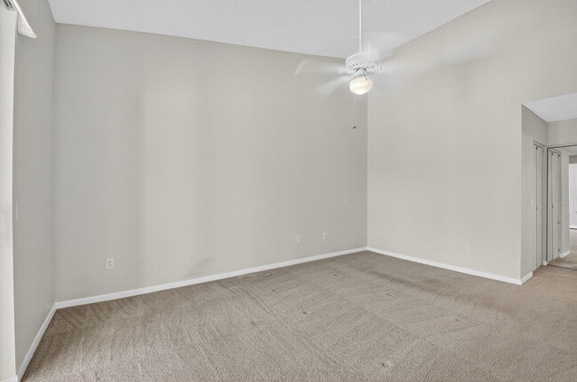 Building Photo - 5136 Floria Dr