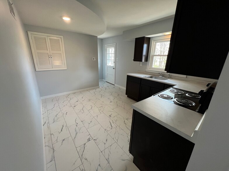 Building Photo - 120 Alberto Ln