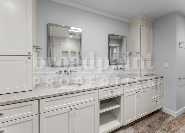 Building Photo - 2113 Sleepy Hollow Rd