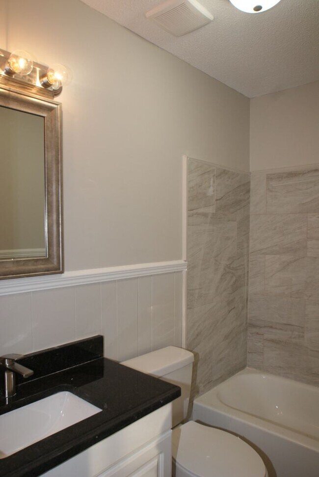 Building Photo - 810 14th Street