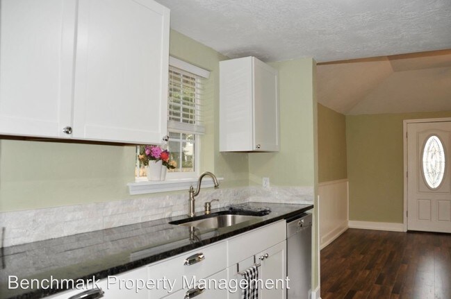 Building Photo - 3 br, 2 bath House - 1310 N. B Street