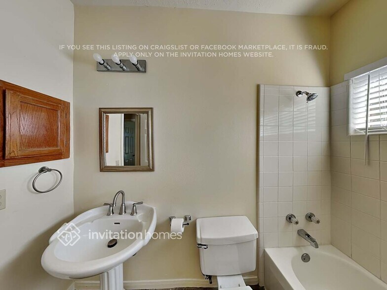 Building Photo - 16023 Mountain Shadows Dr
