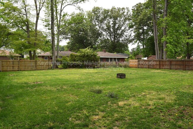 Building Photo - 1312 Sparrow Rd