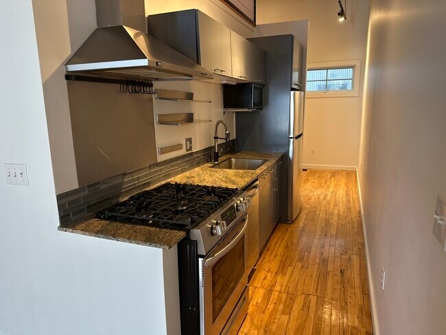 Building Photo - Condo