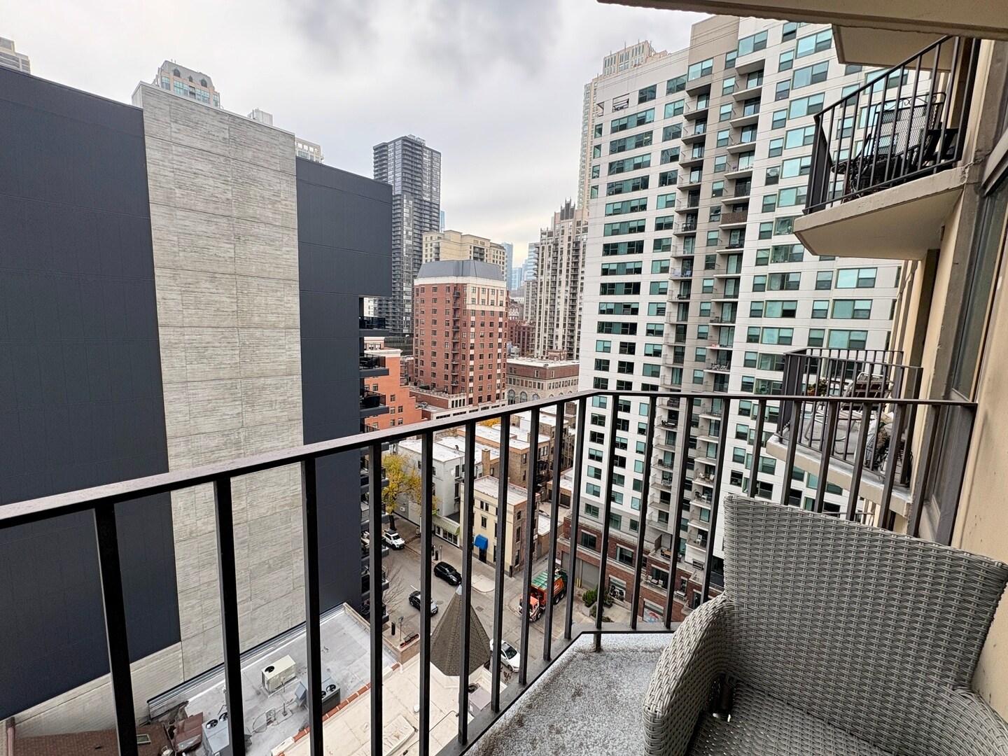 Building Photo - 70 W Huron St