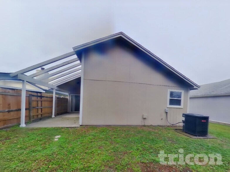 Building Photo - 12362 Mastin Cove Rd