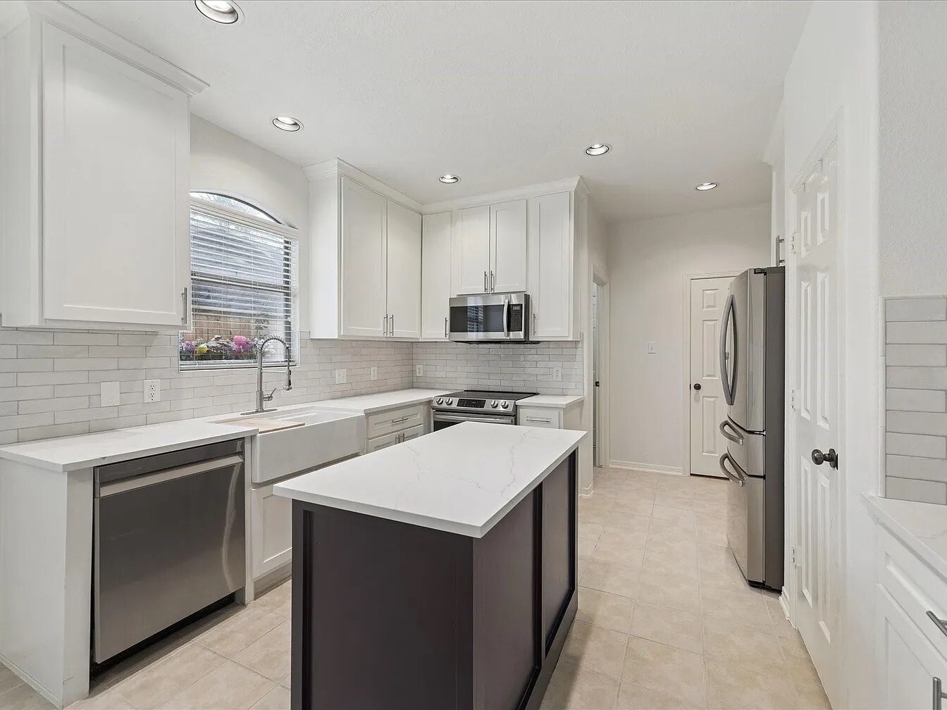 Building Photo - 6418 Sugar Bush Dr