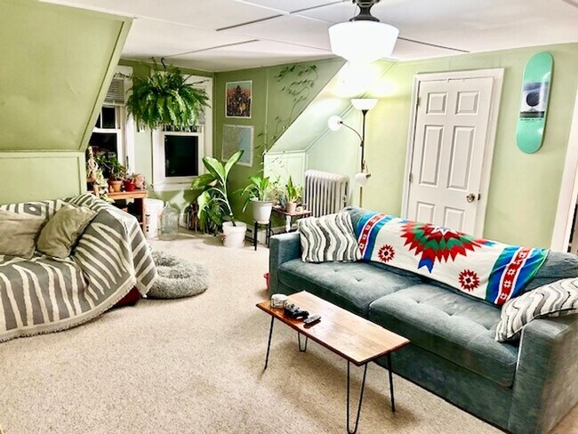 Building Photo - 66-68 Exeter St