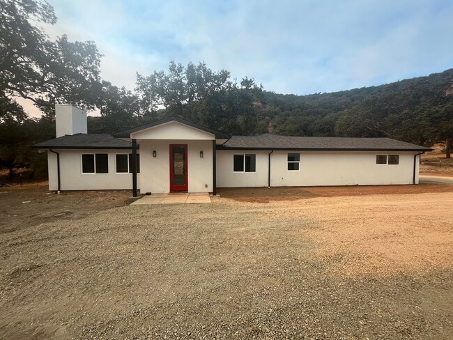 Primary Photo - 2901 Tepusquet Rd