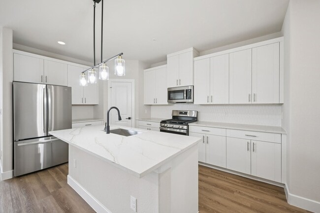 Building Photo - 3505 Taas Dr