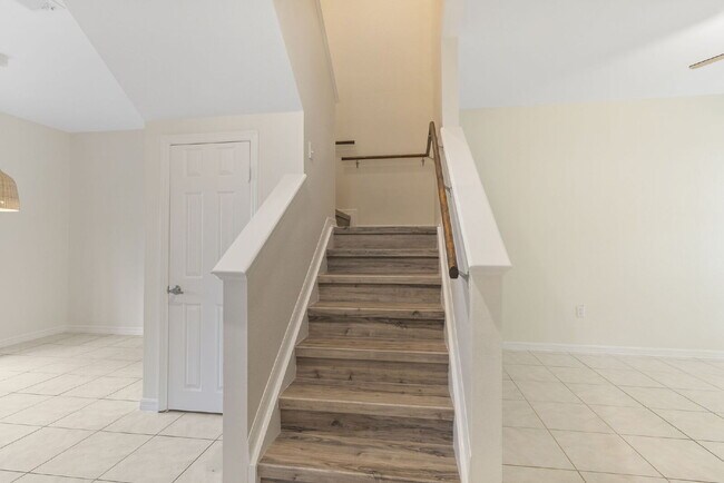 Building Photo - Spacious 3-Bedroom Condo Retreat in Bradenton – Your Perfect Home Awaits!