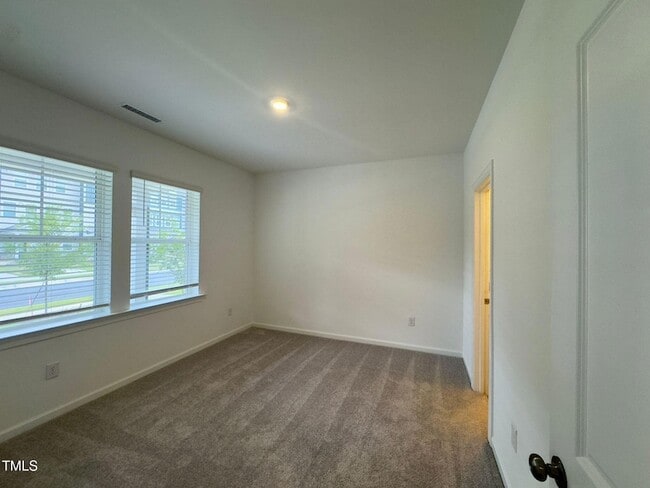 Building Photo - 414 Rowe Wy