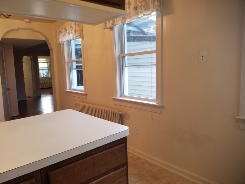 View of windows in kitchen/dining area - 4127 River Rd NW