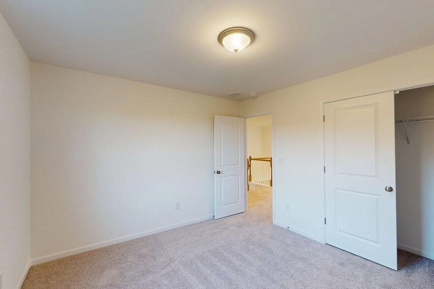 Building Photo - 2129 Clifton Rd