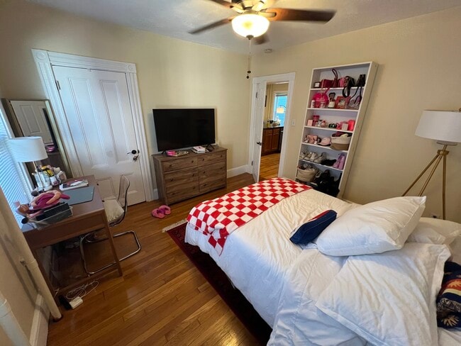 Building Photo - 42-44 Gorham St. Unit 1