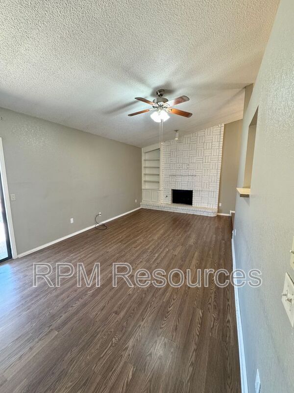 Building Photo - 8317 Woodhue Dr