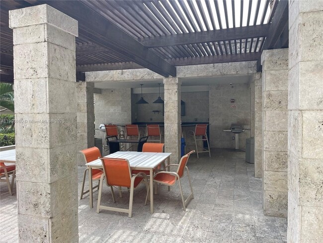 Building Photo - 550 Okeechobee Blvd