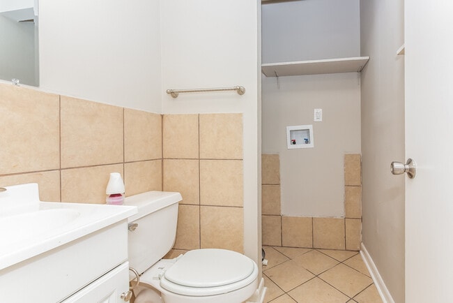 Building Photo - 304 Beard St SW