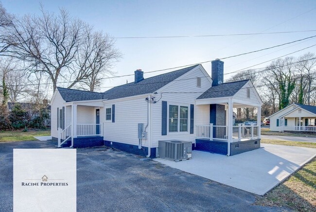 Building Photo - Charming Three Bedroom in Greer, SC