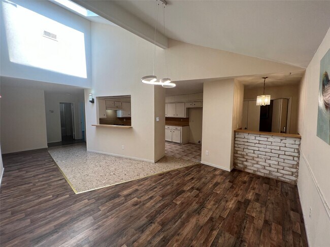 Building Photo - 6630 Trigate Dr