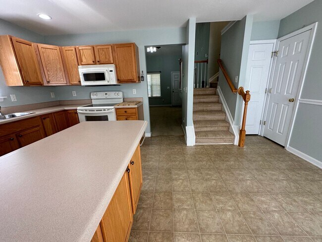 Building Photo - Exclusively Offered by Muse Realty Rentals...