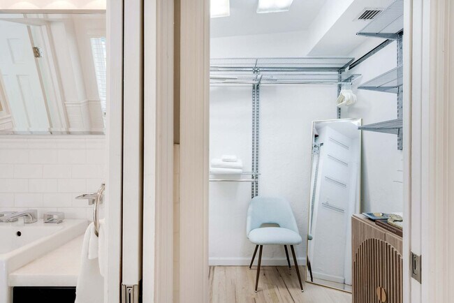 Building Photo - 4131 Lybyer Ave