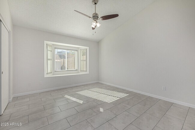 Building Photo - 1813 E Grandview Rd