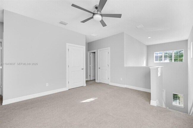 Building Photo - 964 Banyan Dr