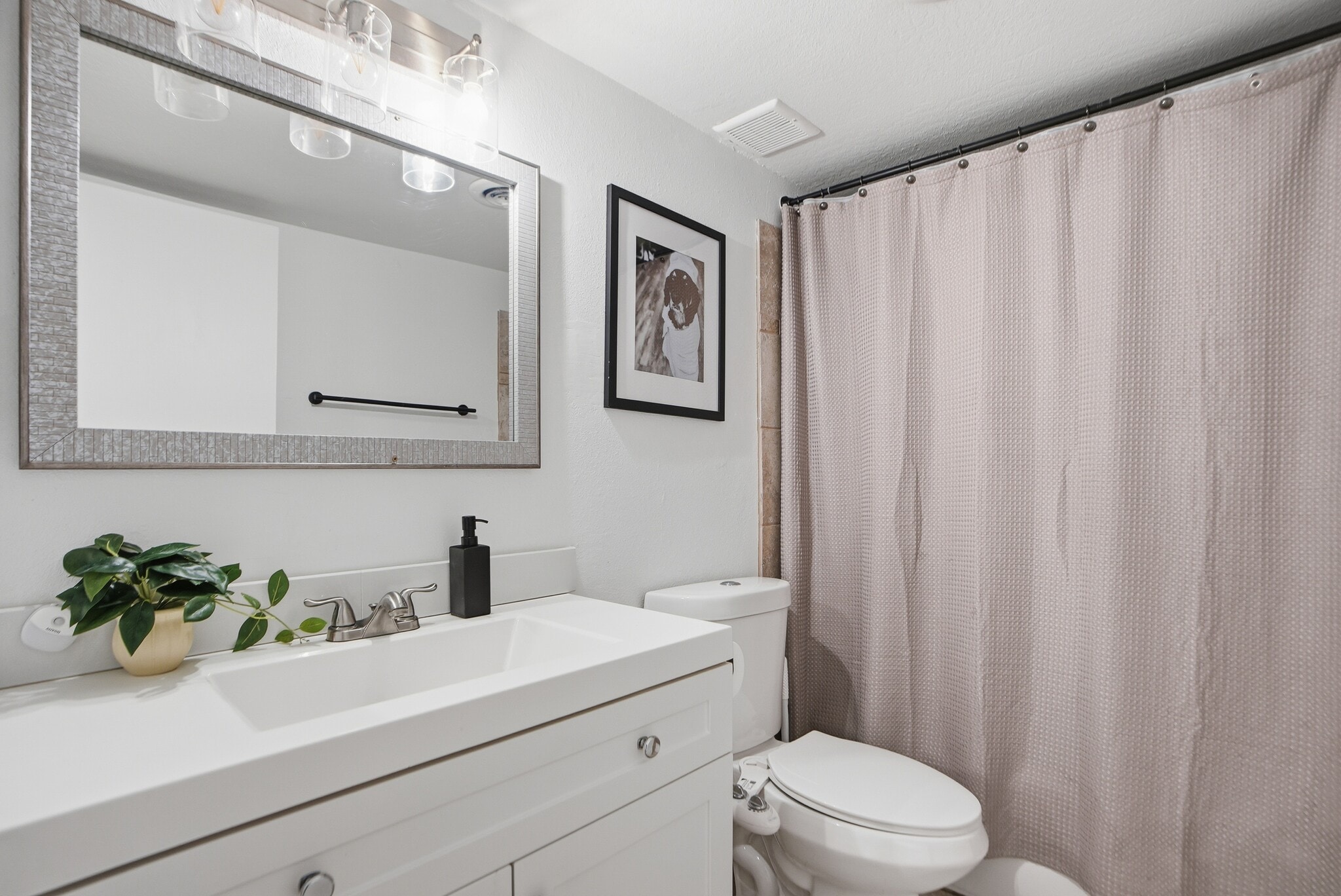 Building Photo - 4630 N 68th St