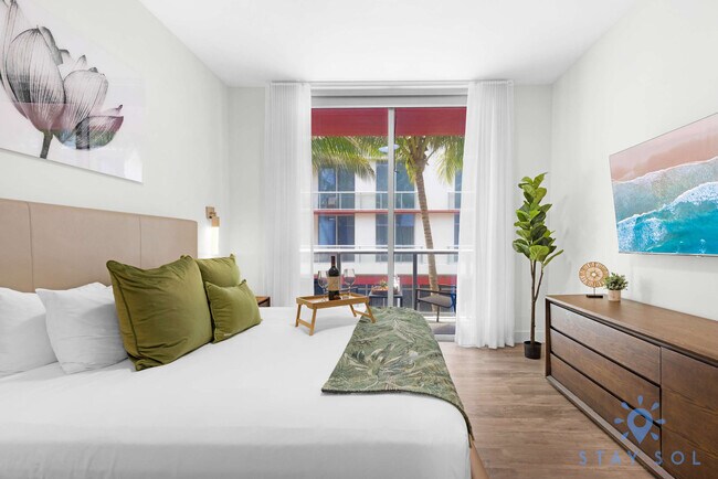 Building Photo - 777 N Ocean Dr