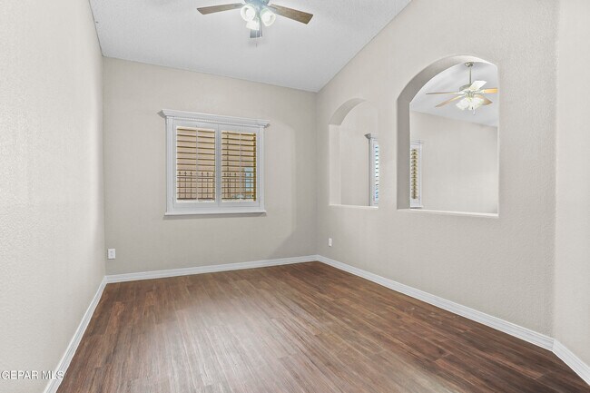 Building Photo - 3236 Sunset Point Dr