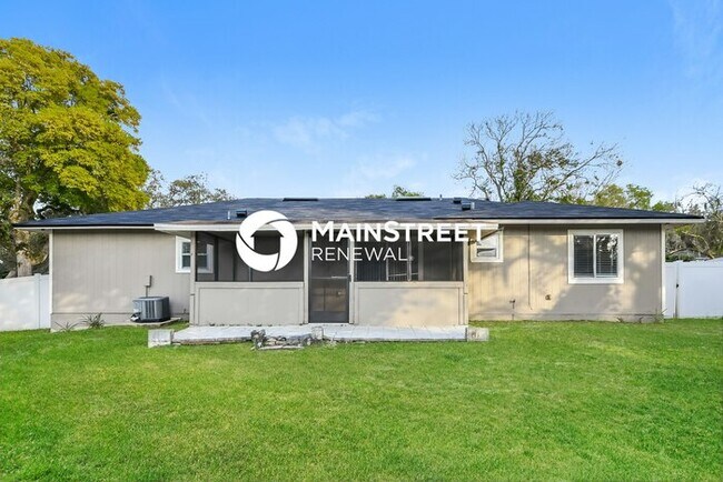 Building Photo - 3 Bedroom Pet-Friendly Home in OCOEE, FL with Main Street Renewal