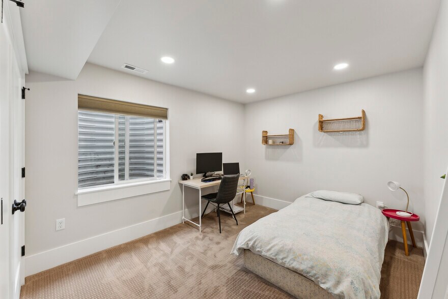 Downstairs bedroom 1 - 1044 E Wood Ave