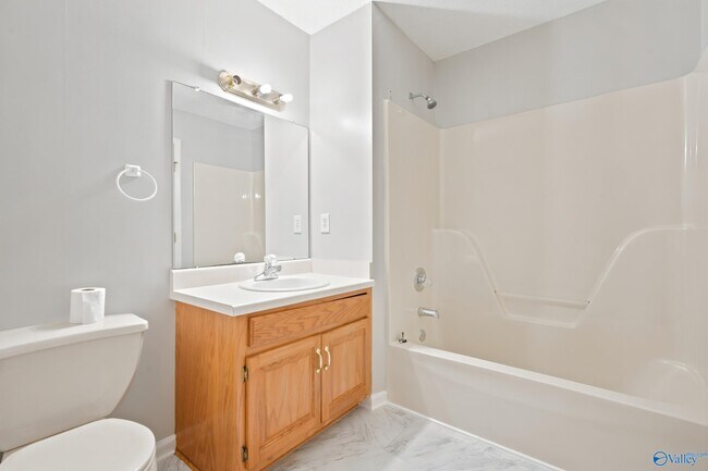 Building Photo - 135 Castleton Dr